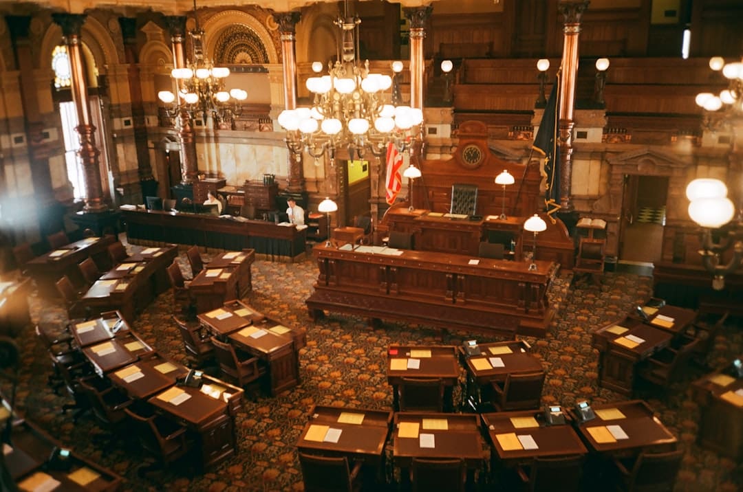 service dog access. A view of a large room with a lot of desks